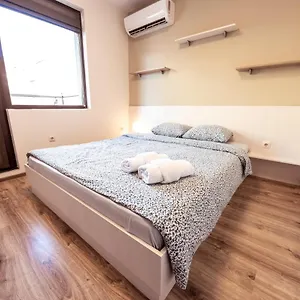 Apartament Bright 1bdr With A Balcony Sofia